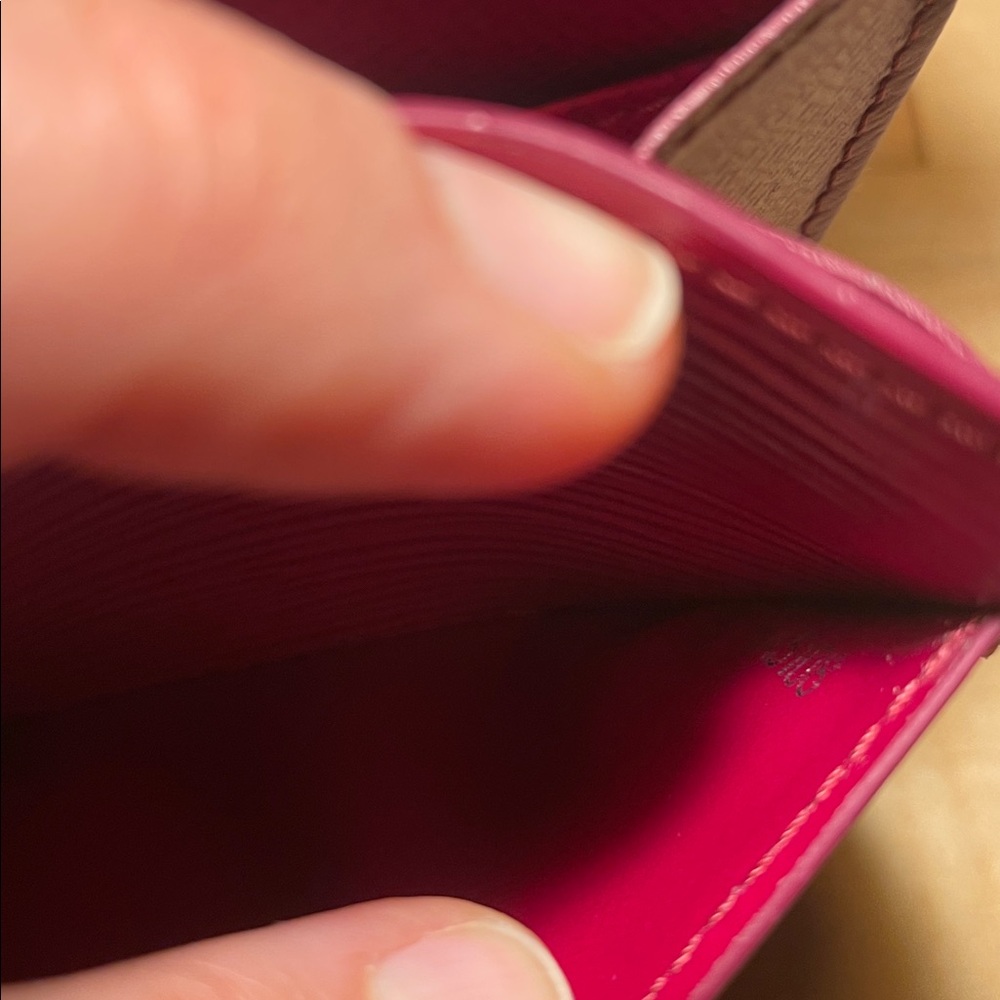 Louis Vuitton Fucshia Sarah Epi Wallet! - Picture 5 of 6